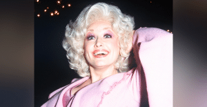 Dolly Parton Starts Search For Someone To Play Her In Broadway Musical About Her Life