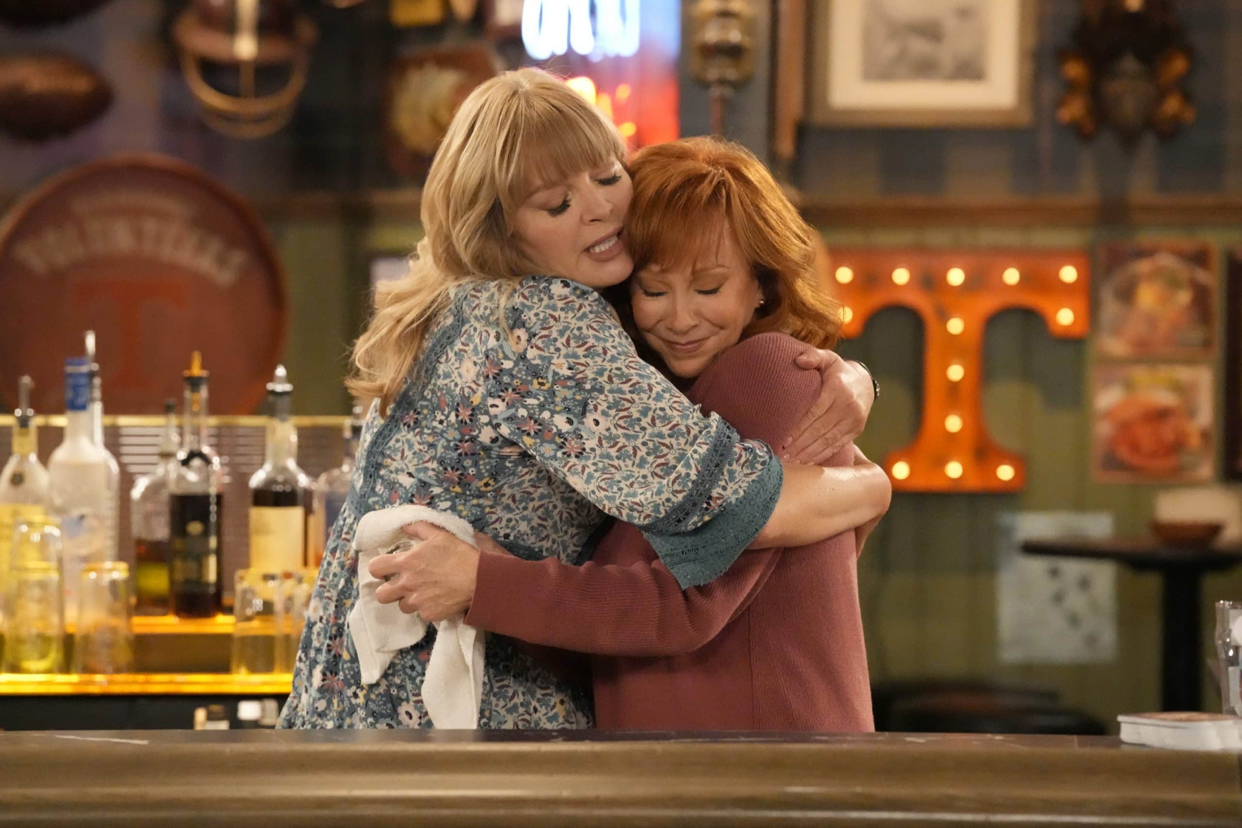 Reba McEntire and Melissa Peterman in "Happy's Place"