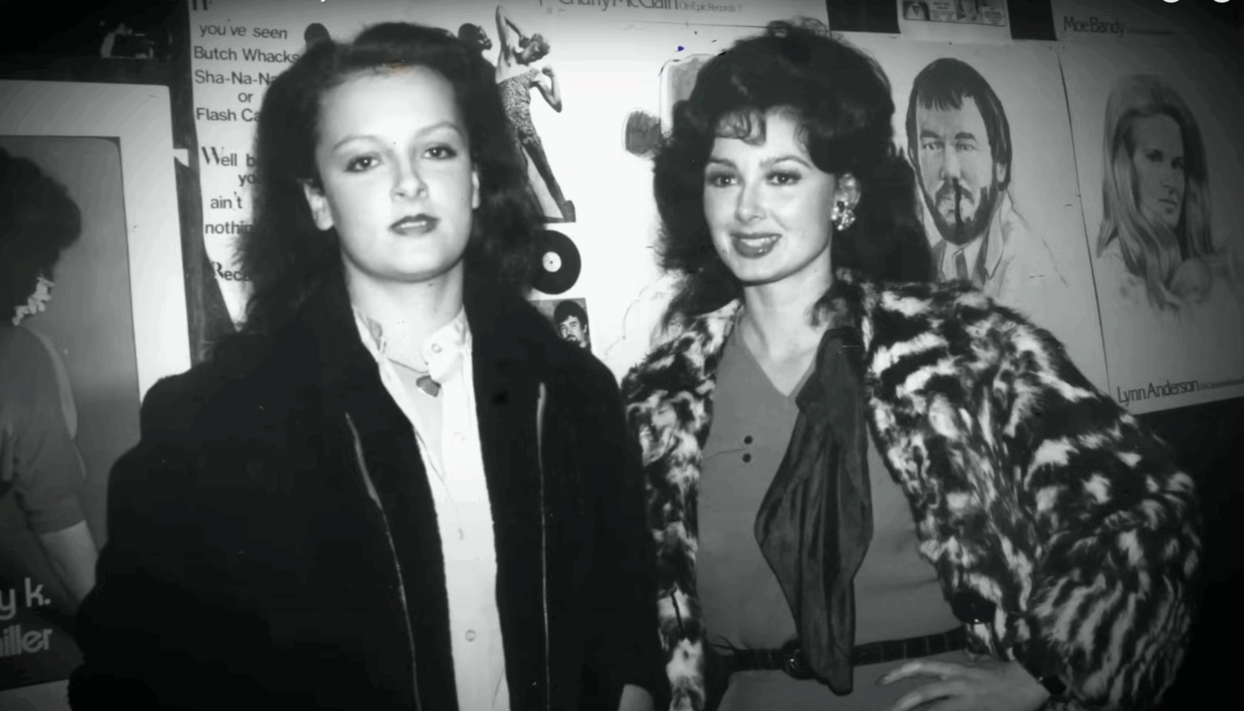 Wynonna and Naomi Judd backstage