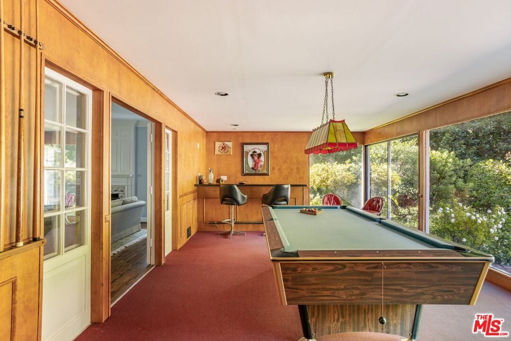 billiards room