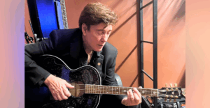 Ronnie McDowell Hospitalized After Suffering Medical Event Onstage