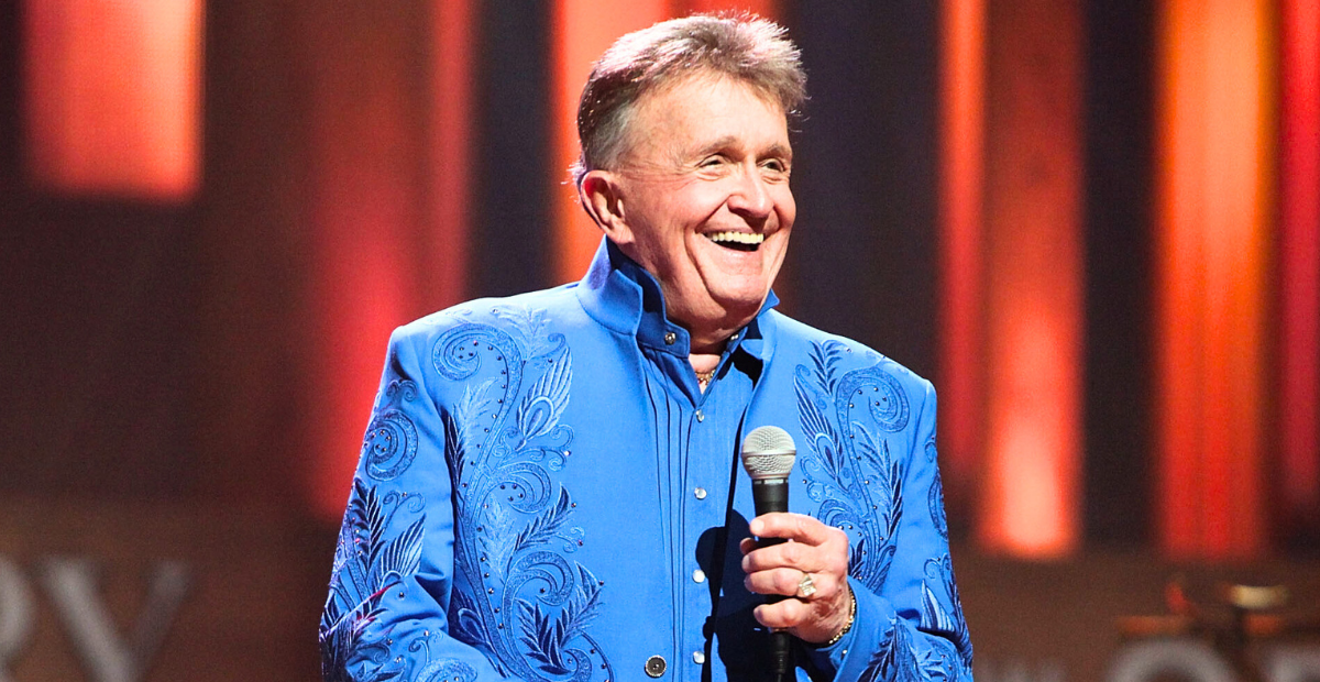 Bill Anderson Cancels Opry Performance After Hurting Himself In “Freak Accident”