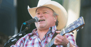 Mark Chesnutt Confirms Whether He’ll Return To Touring After Recent Hospitalization Mark Chesnutt Confirms Whether He’ll Return To Touring After Recent Hospitalization